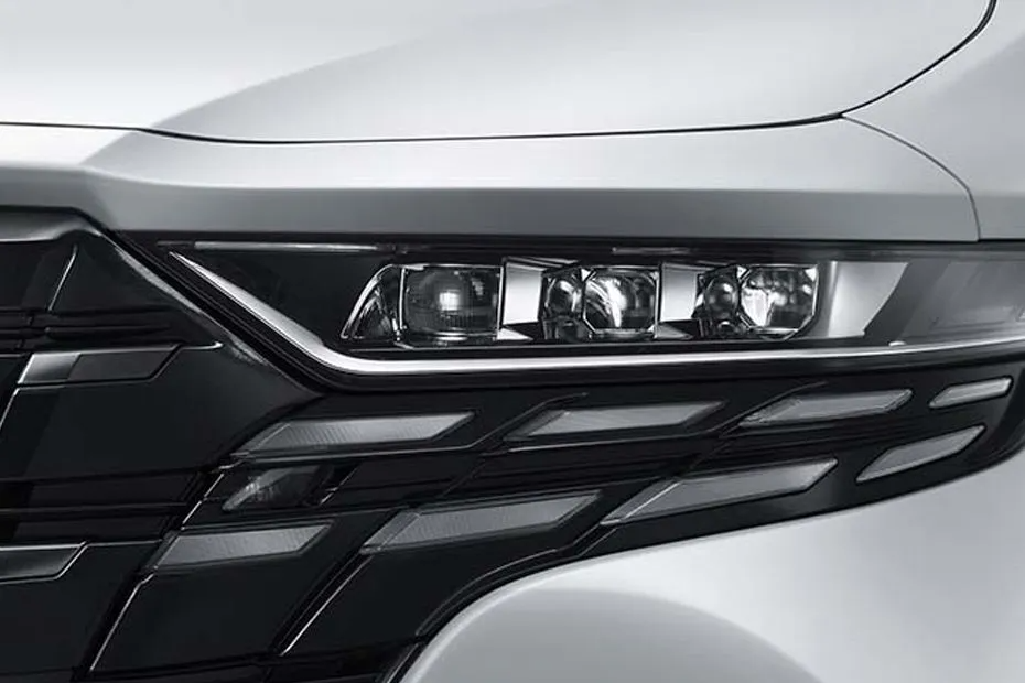 toyota-alphard-2023-headlight-870983